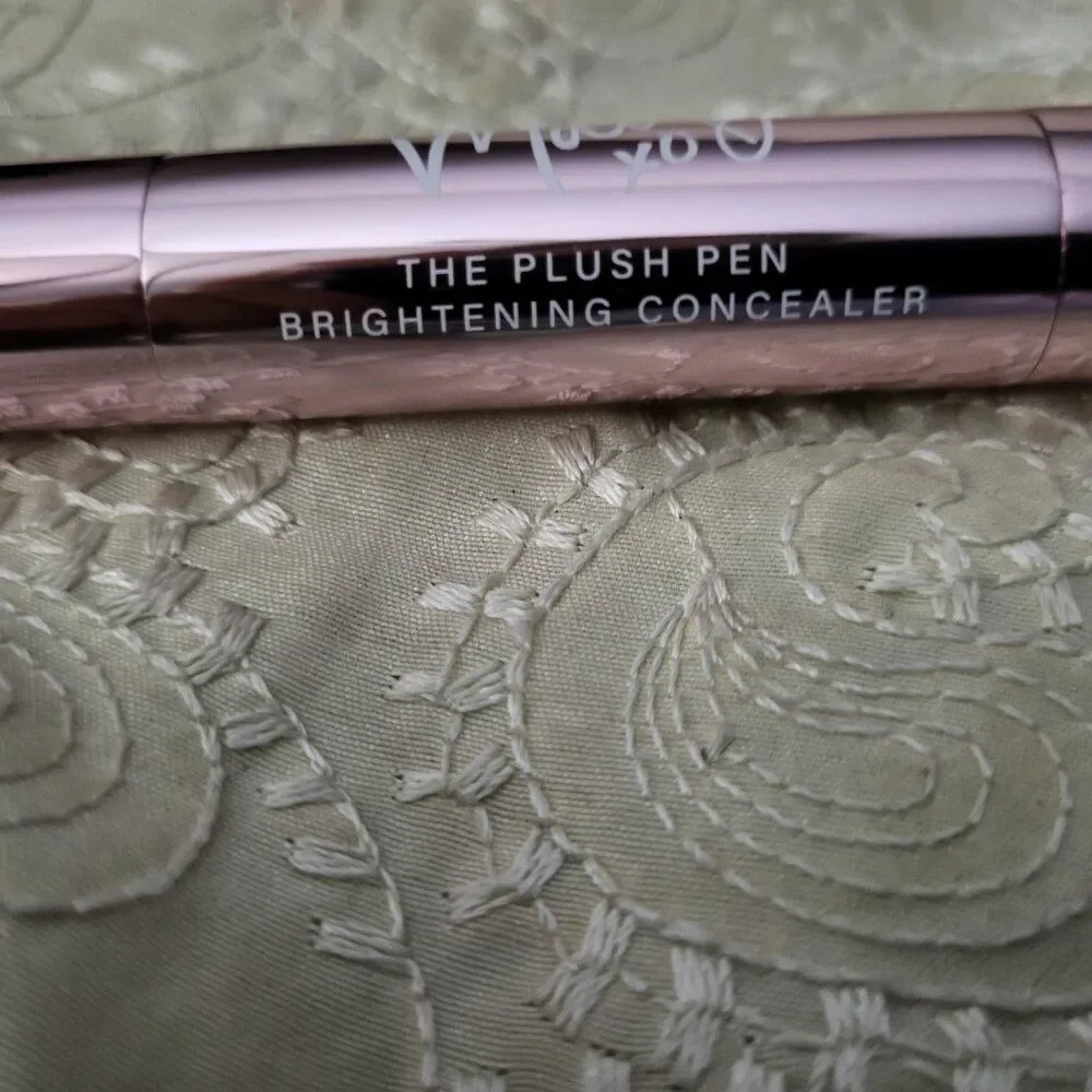 The Mally Beauty Plush Pen Brightening Concealer